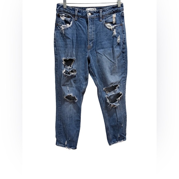 Abercrombie & Fitch Curve Love High Rise Mom
Jeans Medium Wash Distressed - Picture 3 of 8